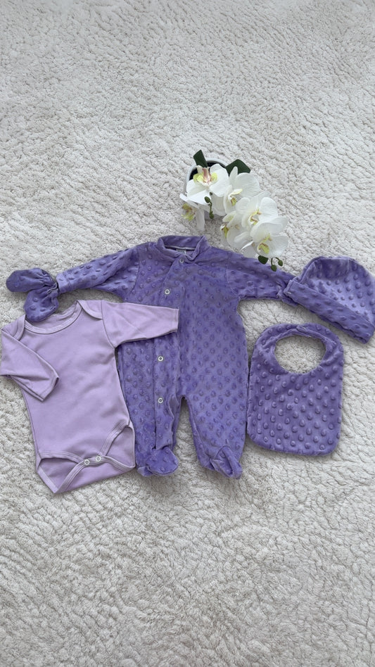 Pyjama en velours tout doux (taille0- 3 mois) :