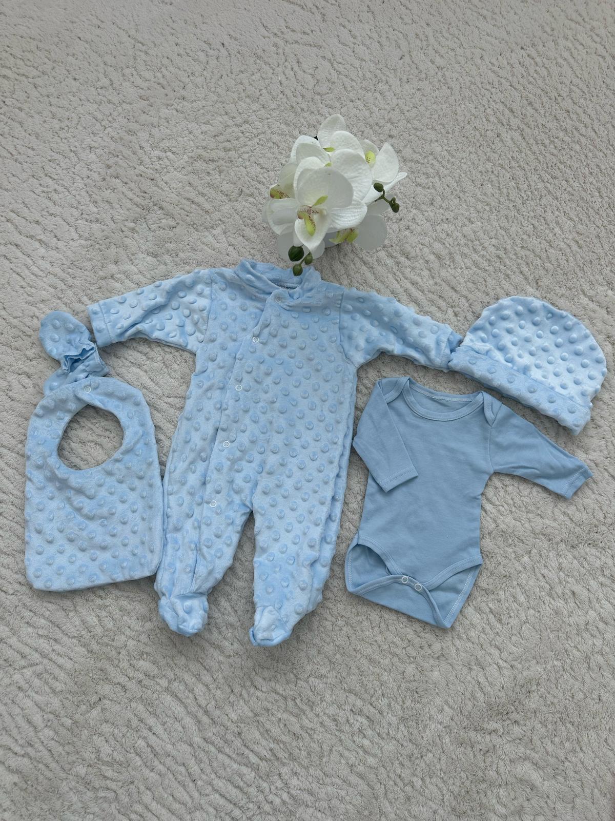 Pyjama en velours tout doux (taille 3 mois) :