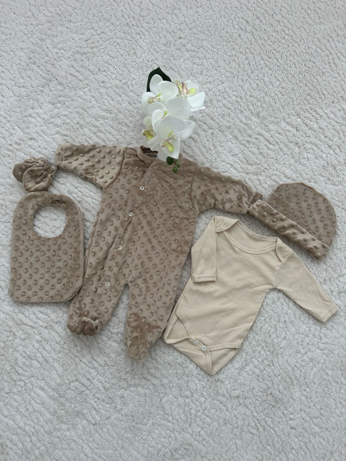 Pyjama en velours tout doux (taille 3 mois) :